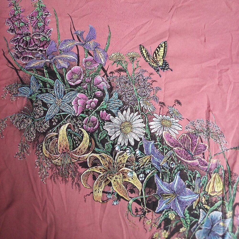 Vintage Stand Out Flowers Meadow Flowers Butterfly T-Shirt